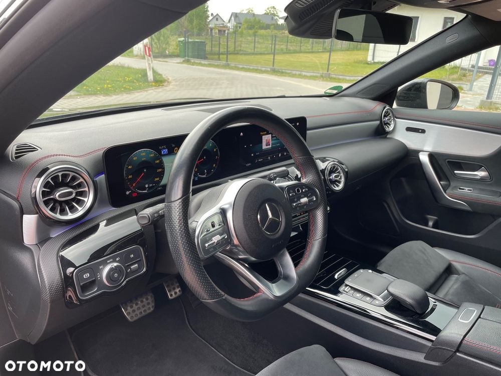 Mercedes-Benz CLA 200 7G-DCT AMG Line - 13