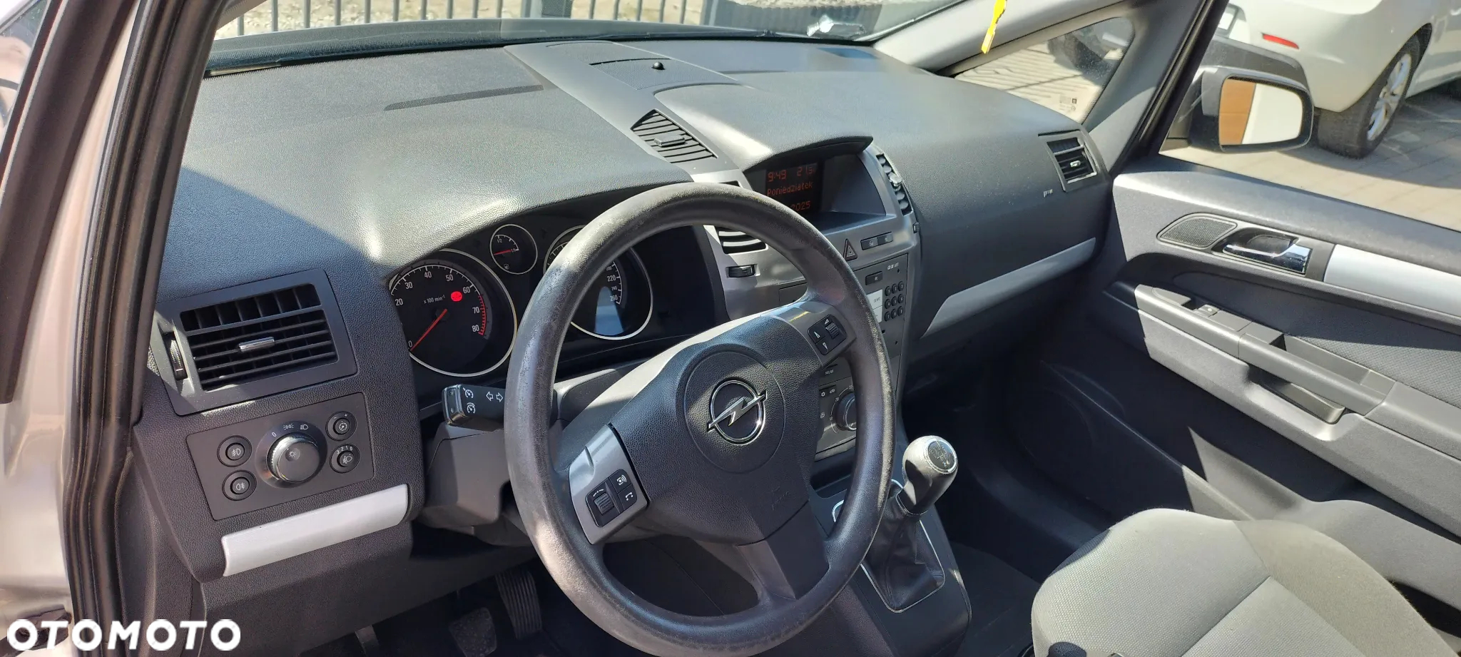 Opel Zafira - 13