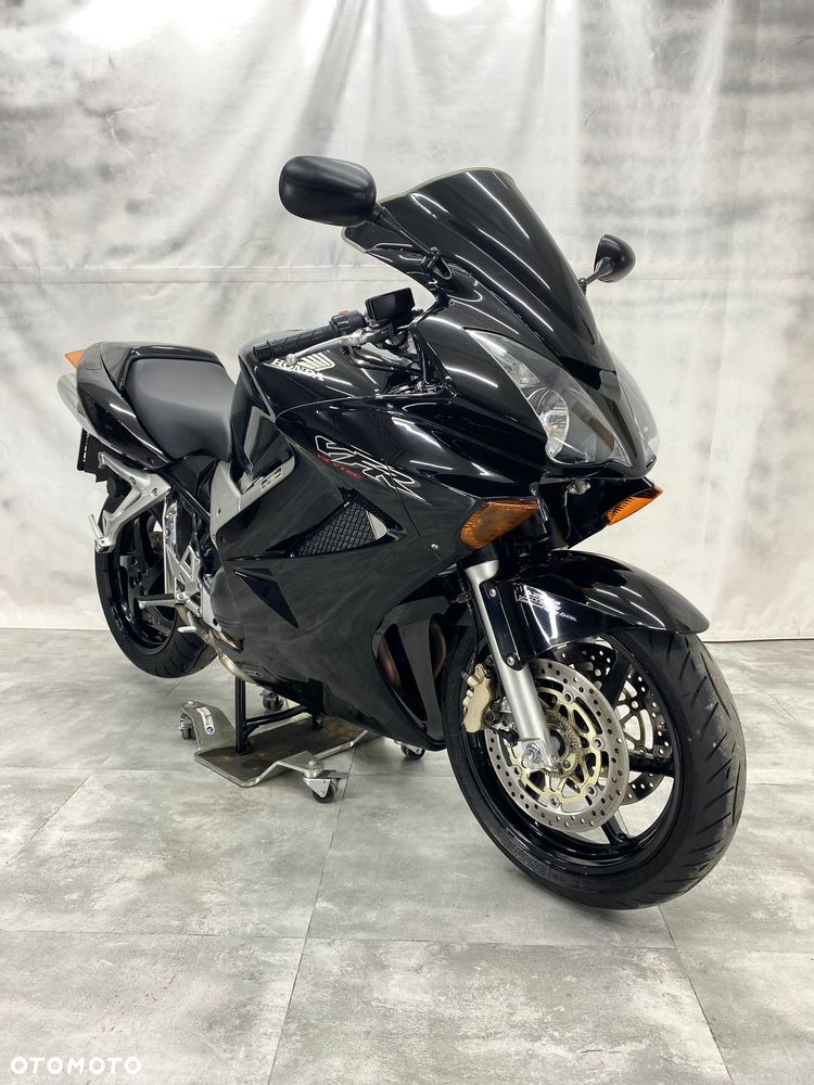 Honda VFR - 1