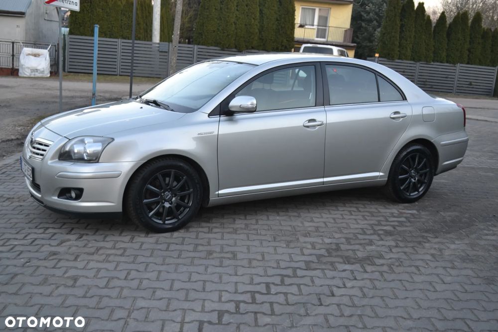 Toyota Avensis 2.0 VVT-i Executive - 4