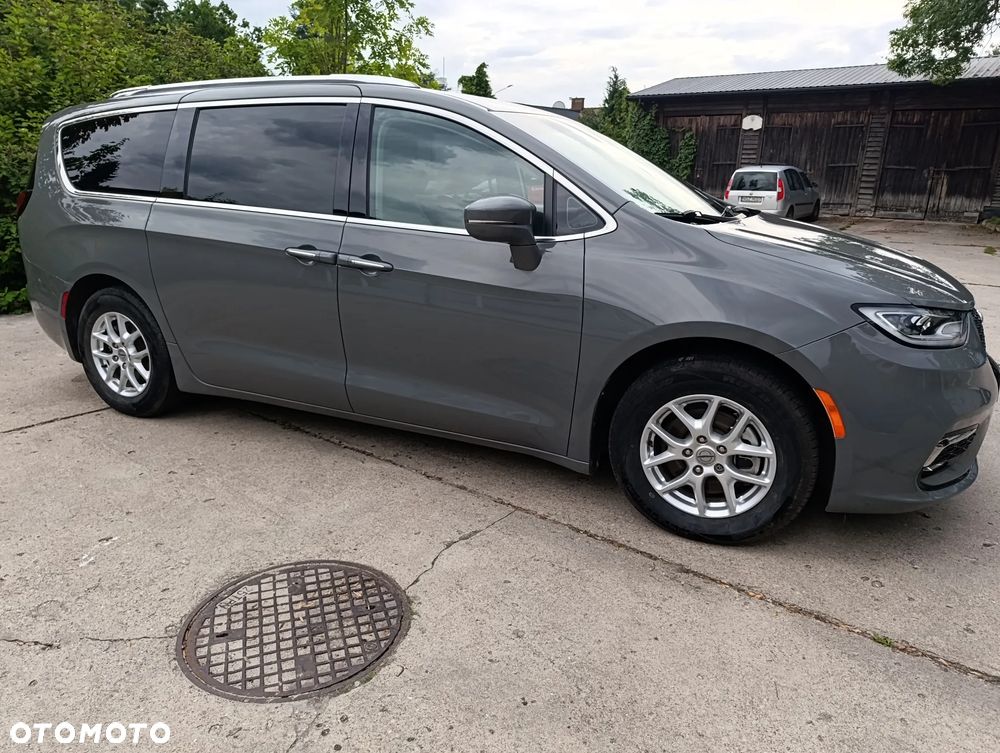 Chrysler Pacifica - 25