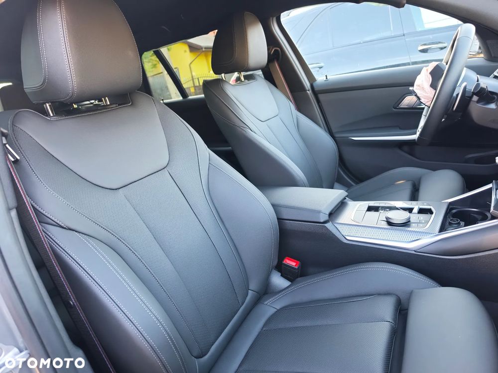 BMW Seria 3 320d xDrive mHEV M Sport - 16