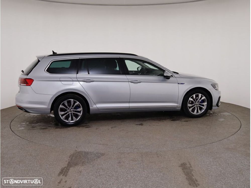 VW Passat Variant - 11