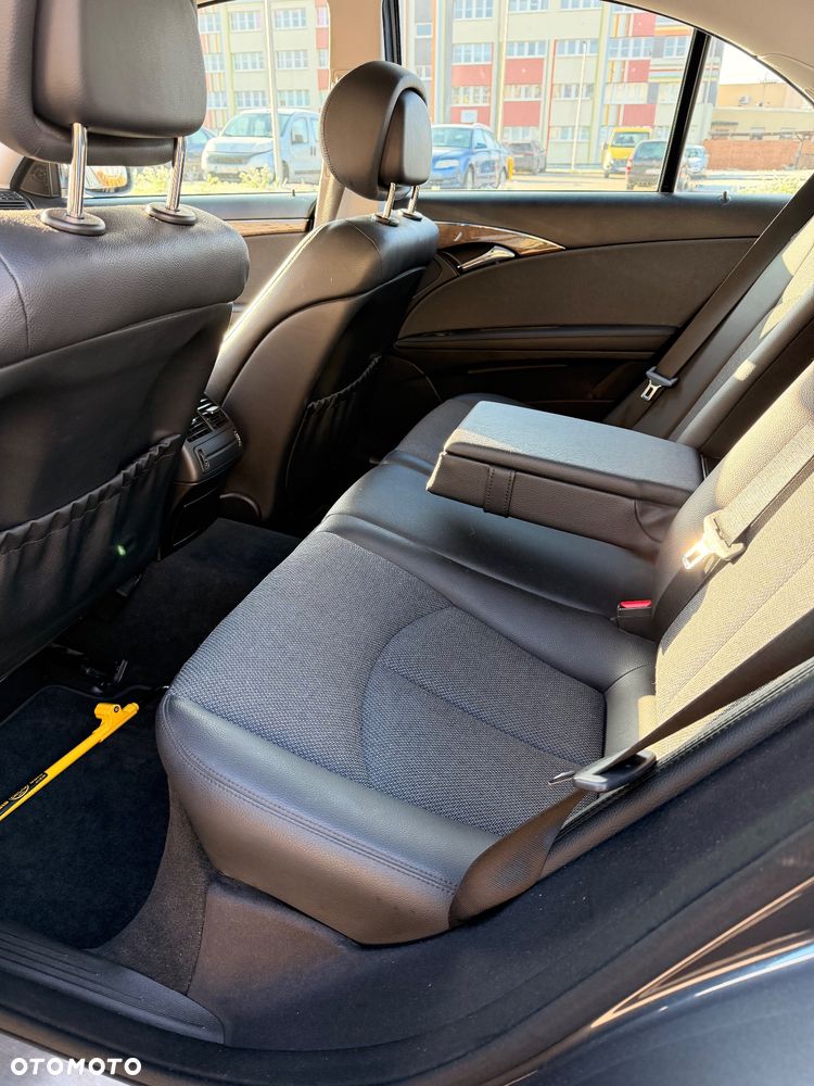 Mercedes-Benz Klasa E 280 4-Matic Avantgarde - 27