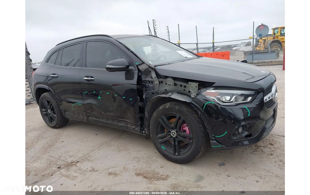 Mercedes-Benz GLA 250 4Matic 7G-DCT - 2