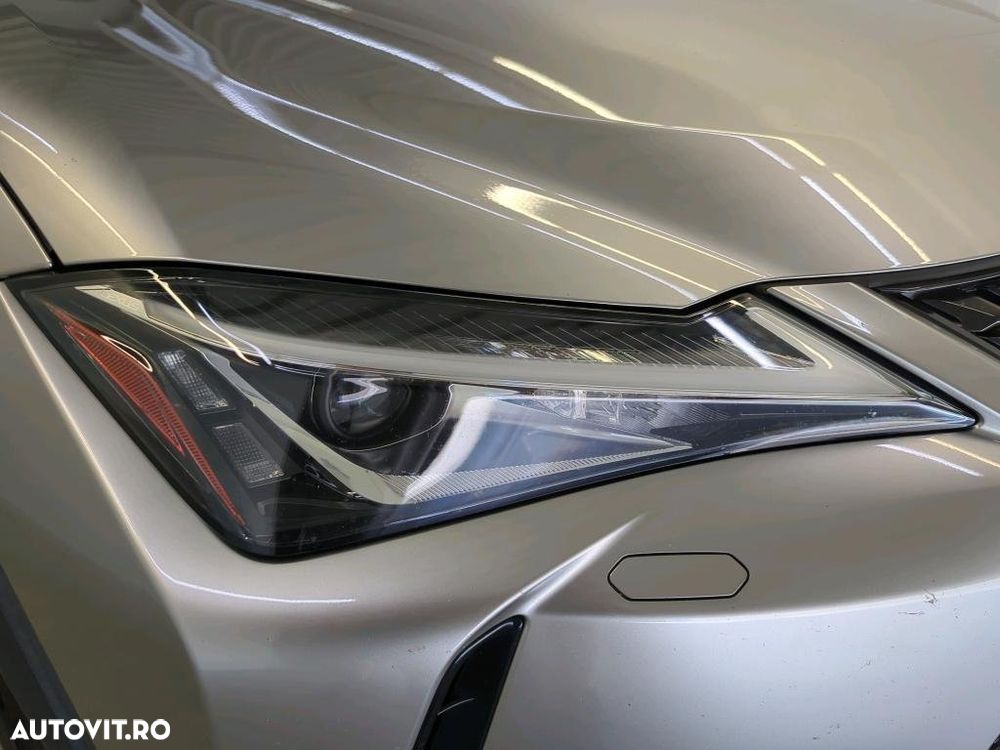 Lexus UX 300e Business - 30