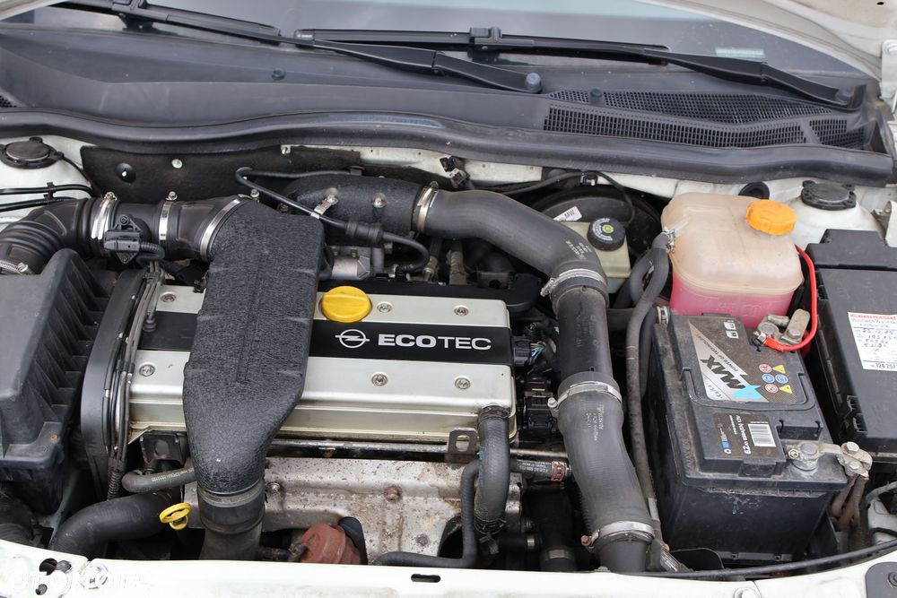 Opel Astra 2.0 T Cosmo - 12