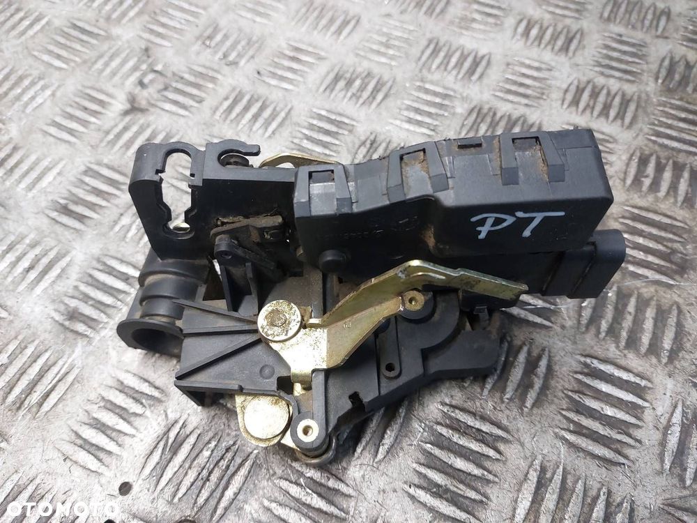 ZAMEK DRZWI PRAWY TYŁ MERCEDES-BENZ W163 ML A1637302635 - 1