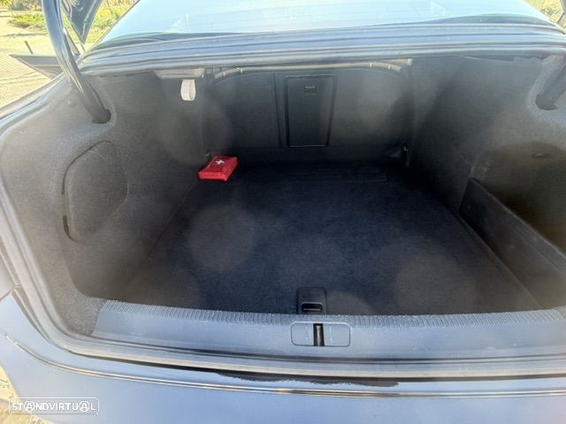 VW Passat CC 2.0 TDi BlueMotion - 40