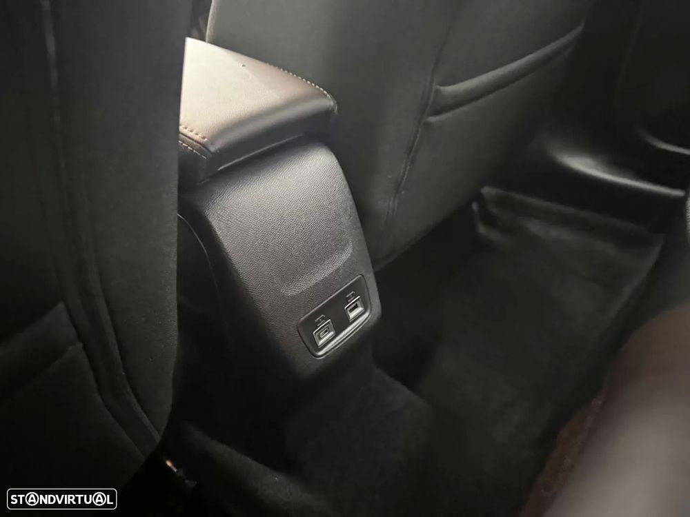 Peugeot 208 1.2 Hybrid Allure e-DCS6 - 11