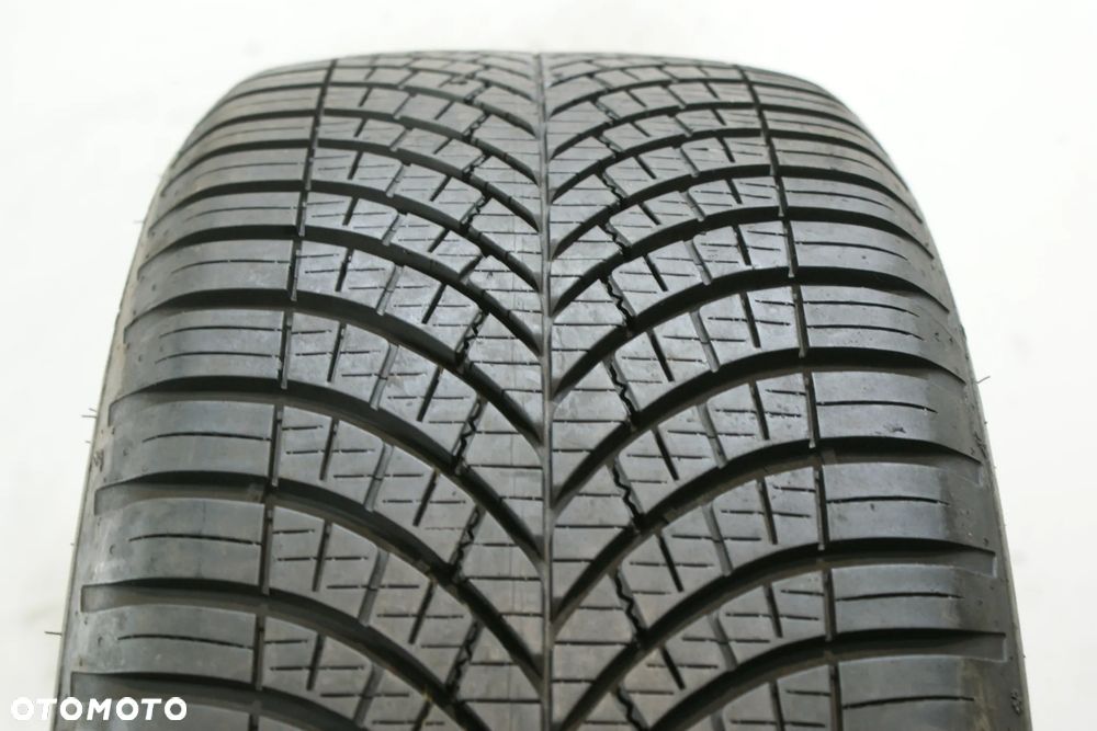 245/45R20 GOODYEAR VECTOR 4SEASONS G3 , 7,4mm B2269
