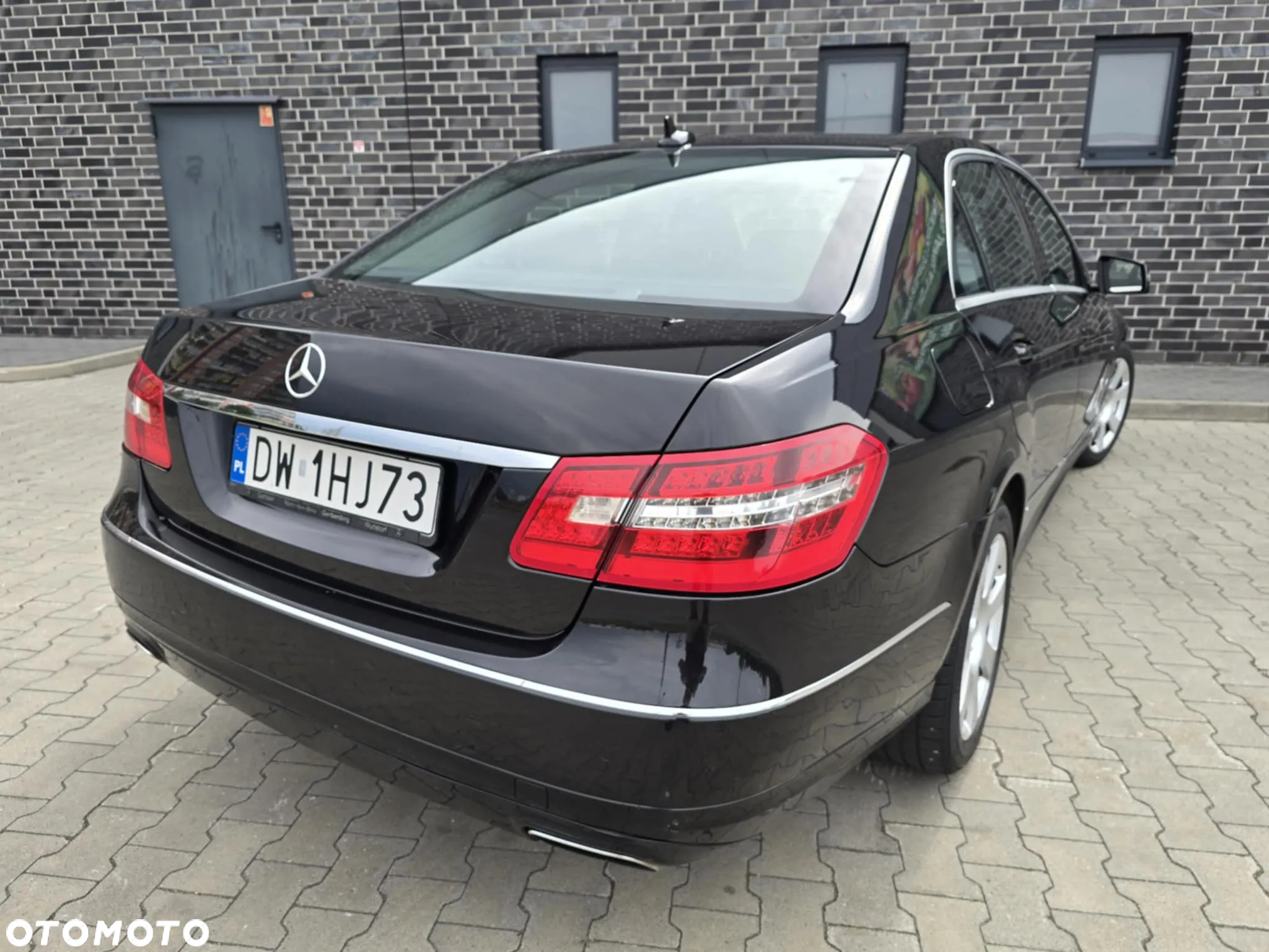 Mercedes-Benz Klasa E 200 T BlueEFFICIENCY 7G-TRONIC Avantgarde - 12
