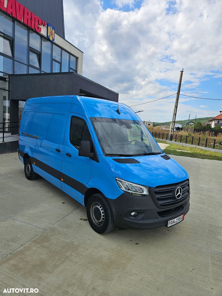 Mercedes-Benz Sprinter - 1