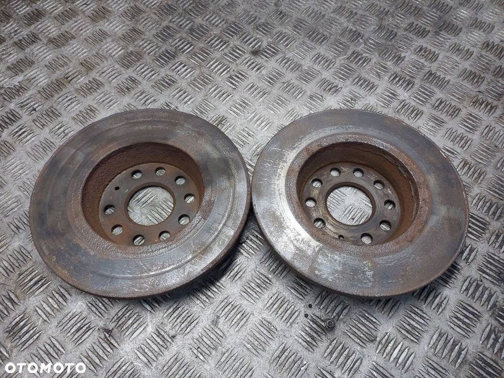 TARCZE HAMULCOWE TYŁ VOLKSWAGEN PASSAT B6 - 2