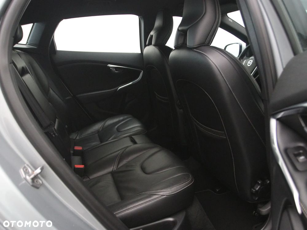 Volvo V40 D4 Drive-E R-Design Kinetic - 17