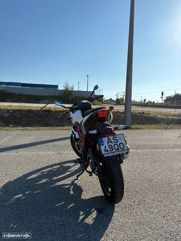 Benelli BN 125 - 4