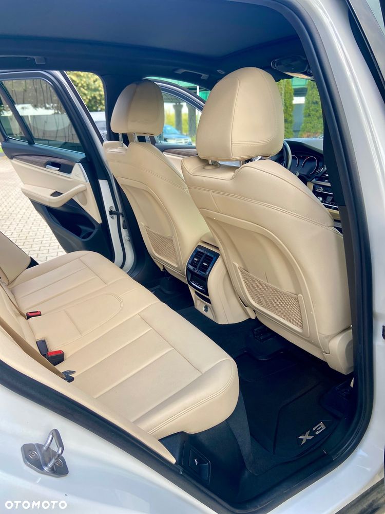 BMW X3 xDrive30i Luxury Line - 24
