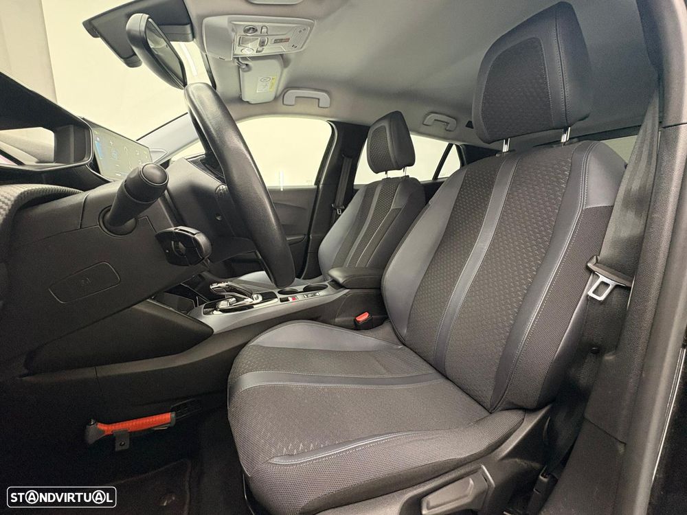 Peugeot e-2008 Allure Pack - 18