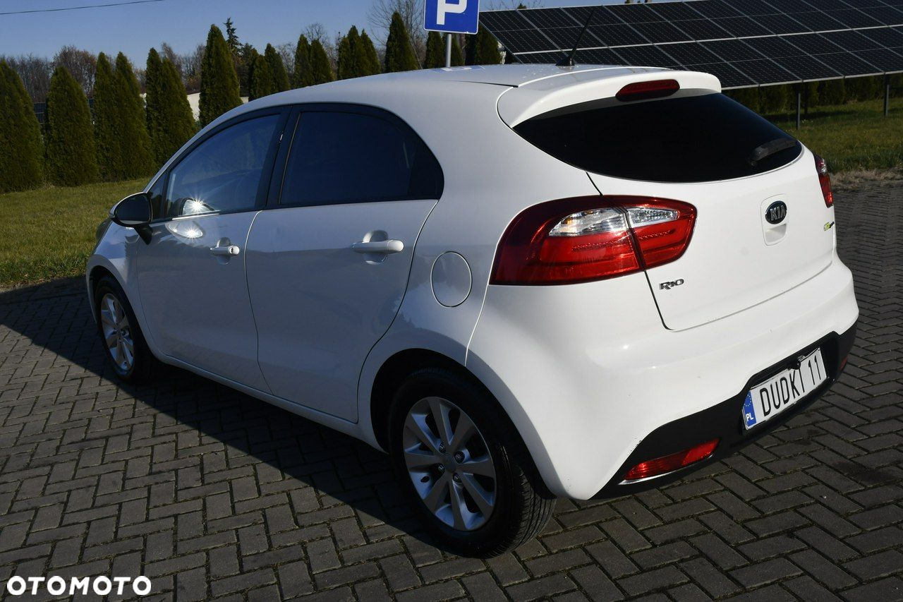 Kia Rio - 12