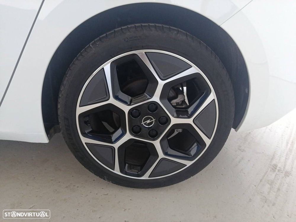 Opel Astra 1.2 T GS Aut. - 11