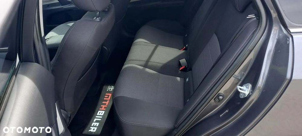 Toyota Avensis 1.8 Executive - 24