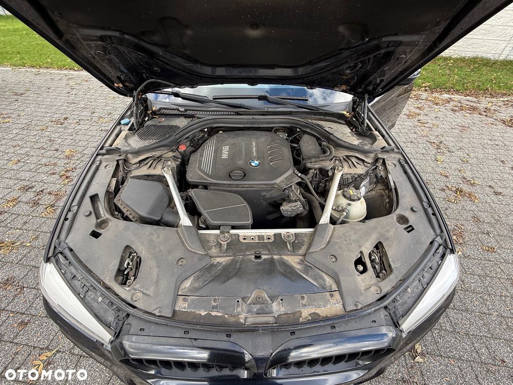 BMW Seria 5 520d xDrive M Sport sport - 22