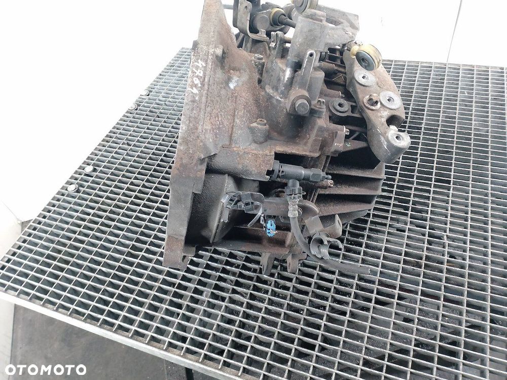 SKRZYNIA BIEGÓW MANUALNA 6 OPEL ASTRA H M32  55192042 1.9 CDTI - 6