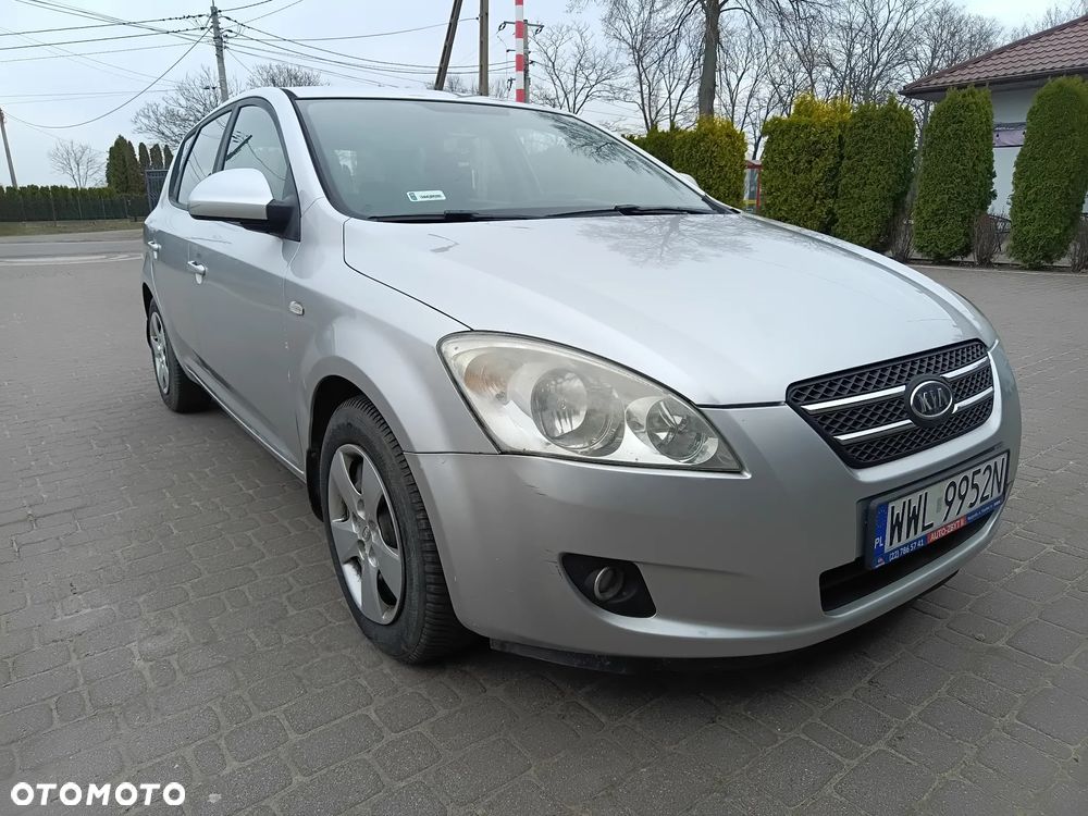 Kia Ceed 2.0 crdi Comfort + - 11