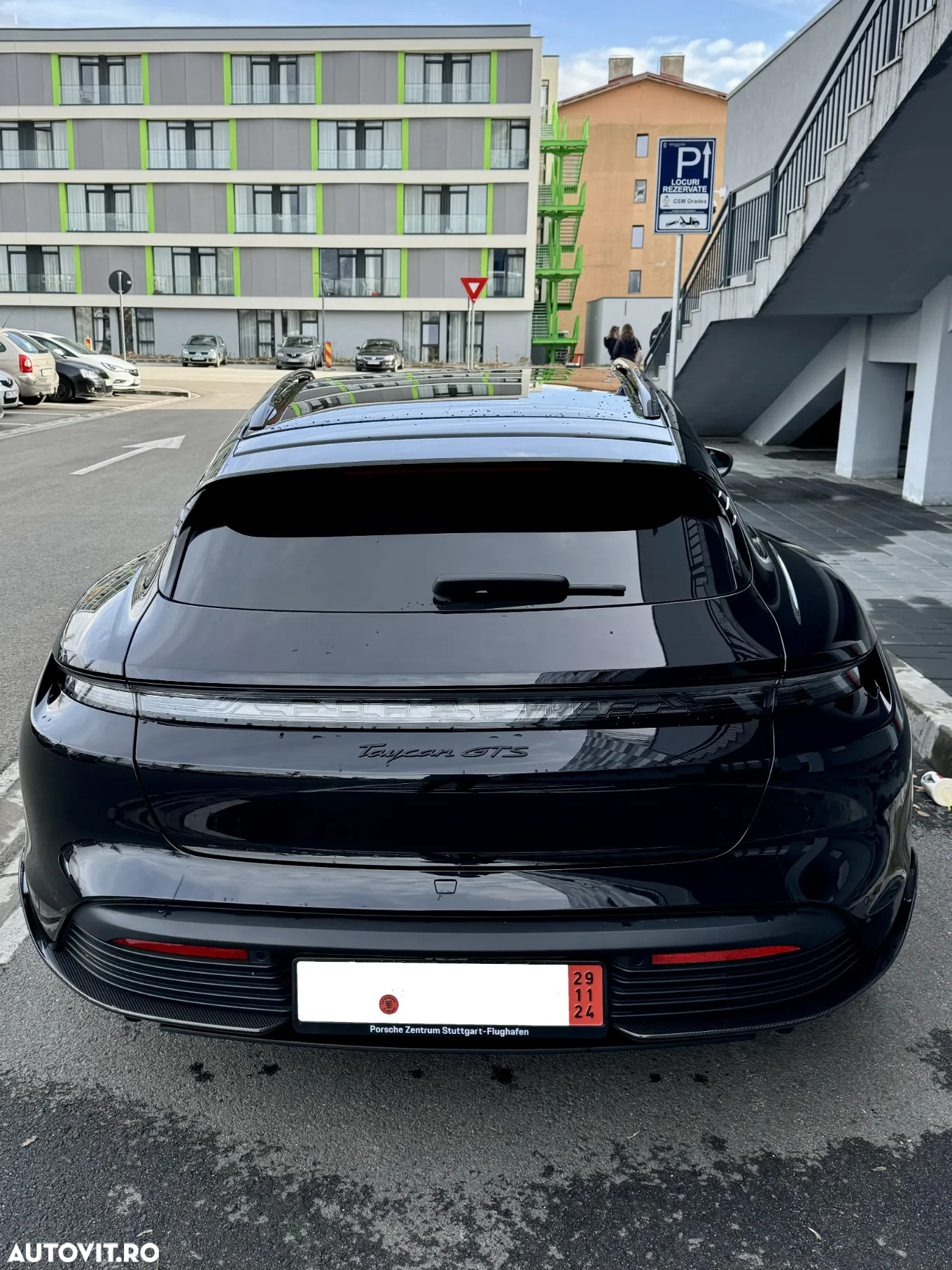 Porsche Taycan - 4