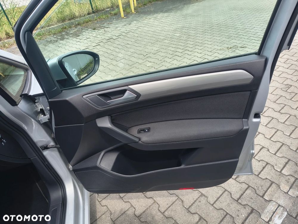 Volkswagen Touran - 15