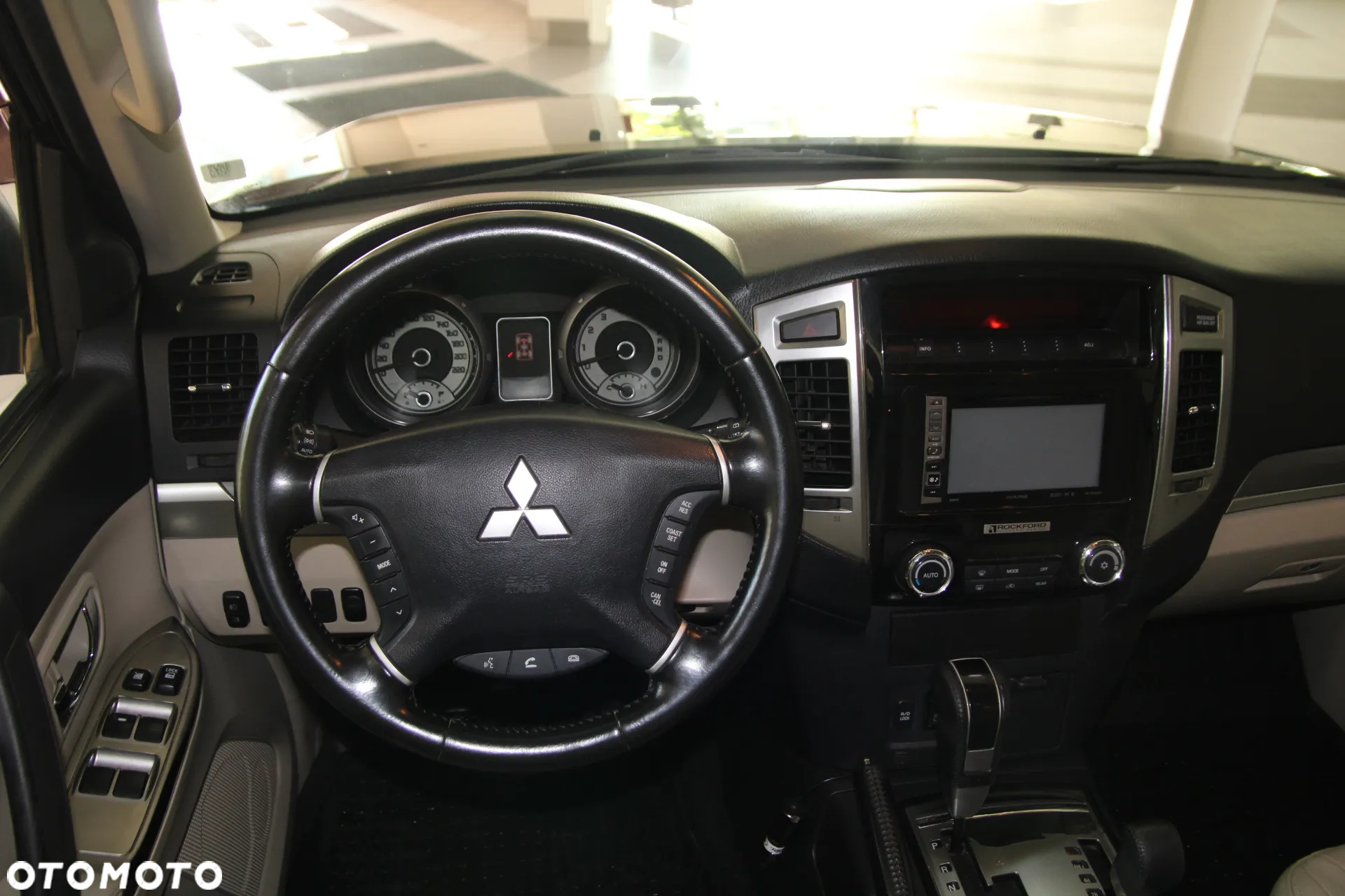 Mitsubishi Pajero 3.2 DID Instyle EU6 - 8