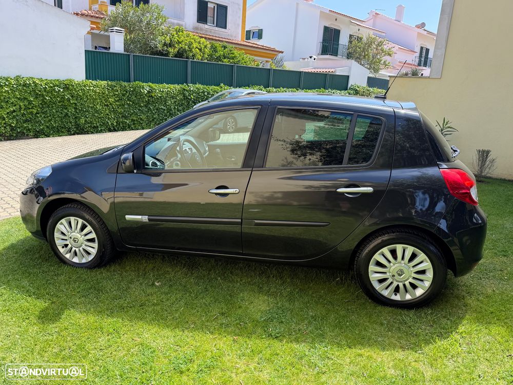 Renault Clio 1.2 16V Confort 130g - 6