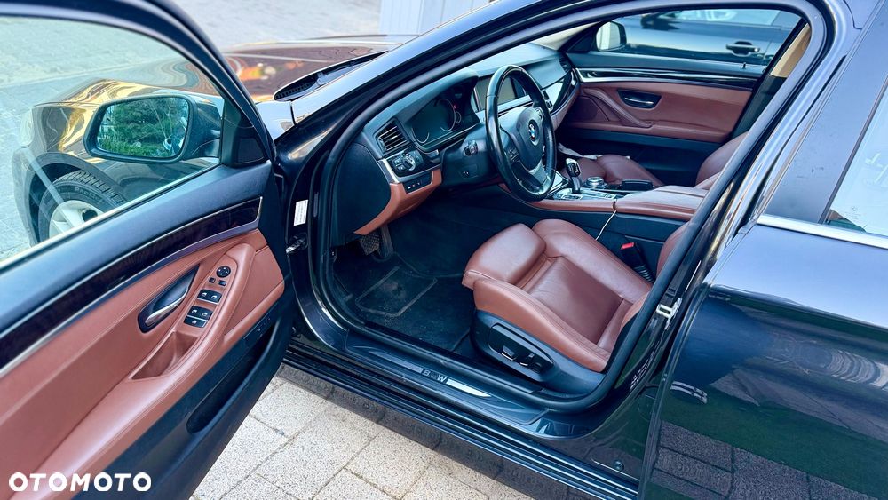 BMW Seria 5 530d xDrive - 11