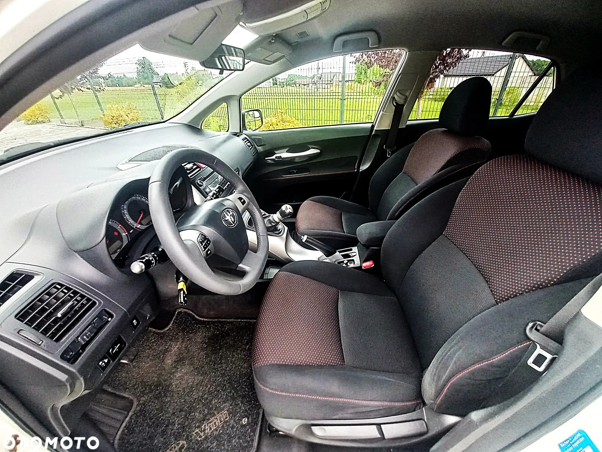 Toyota Auris 1.6 Sol - 19