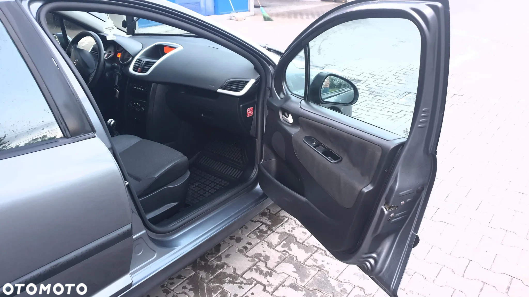 Peugeot 207 - 11