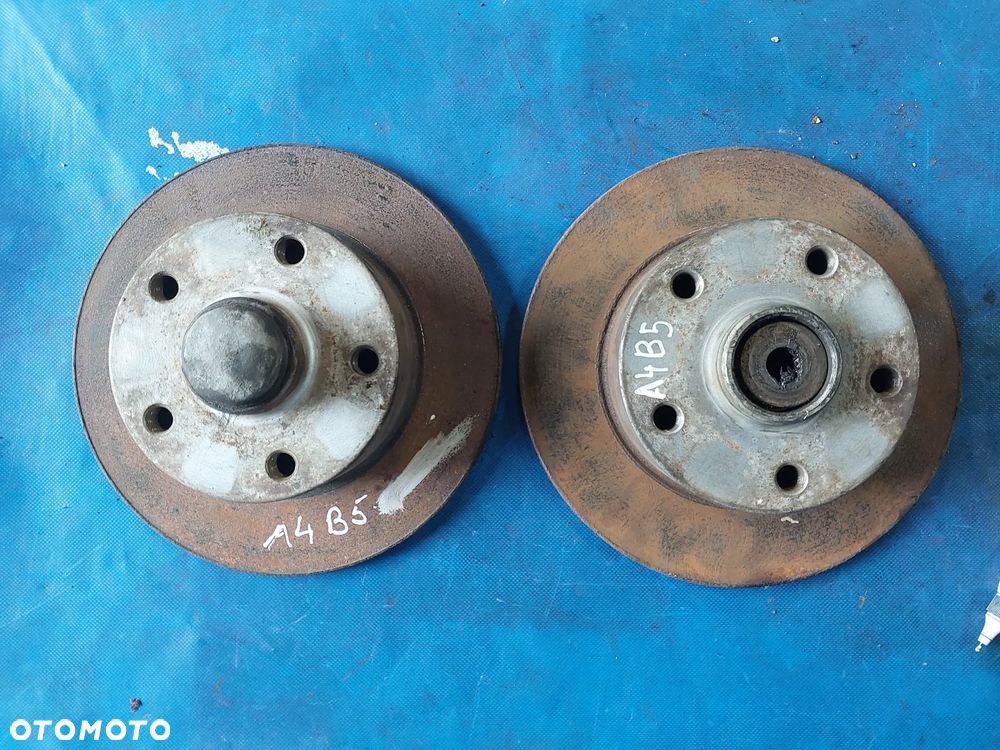 Tarcza hamulcowa Audi A4 B5 Lift FL piastotarcza czop łożysko tył tylne tylna - 2