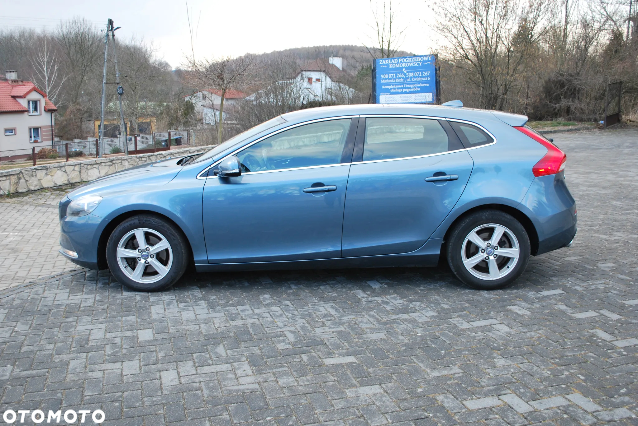 Volvo V40 T2 Momentum - 4