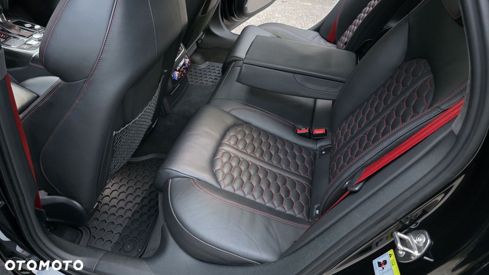 Audi RS6 Avant - 34