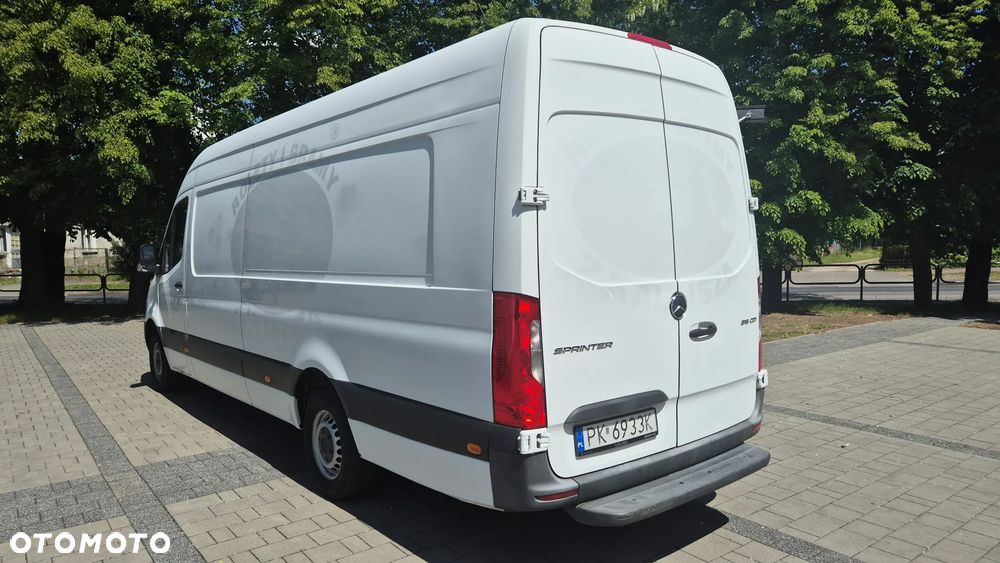 Mercedes-Benz SPRINTER - 4