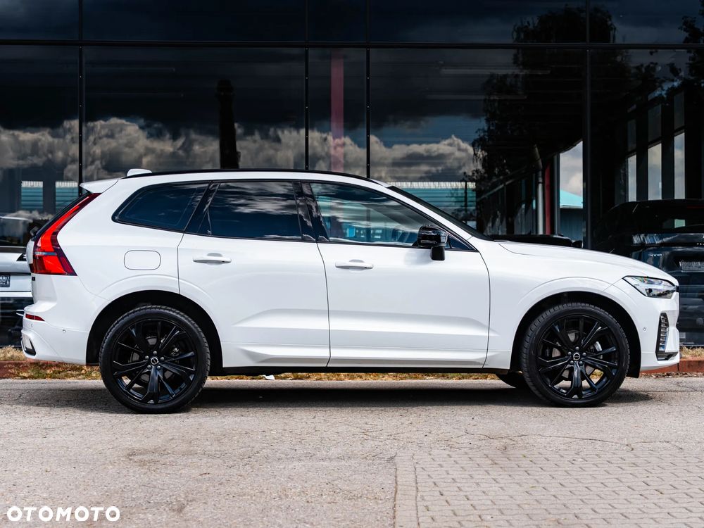 Volvo XC 60 B5 B AWD Plus Dark - 16