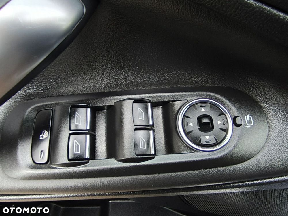 Ford S-Max 2.0 TDCi DPF Titanium - 11