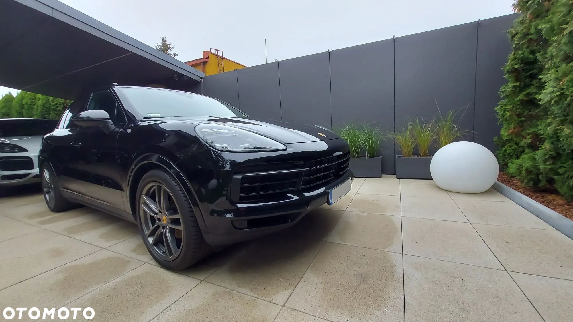 Porsche Cayenne - 1