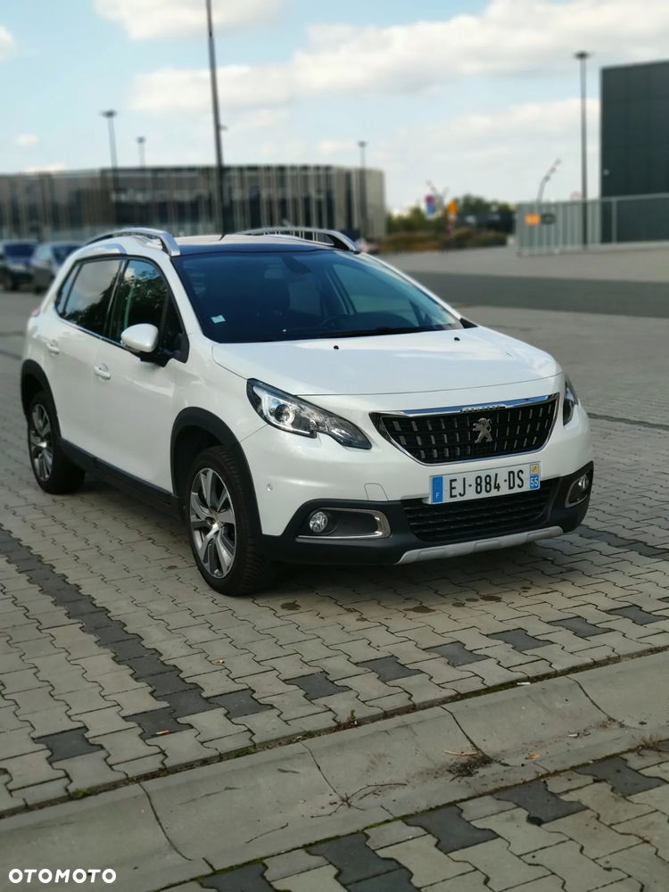 Peugeot 2008 1.2 Pure Tech Allure S&S EAT6 - 38
