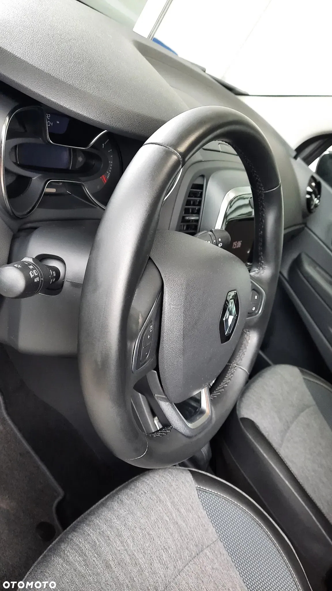 Renault Captur TCe 150 GPF INTENS - 12