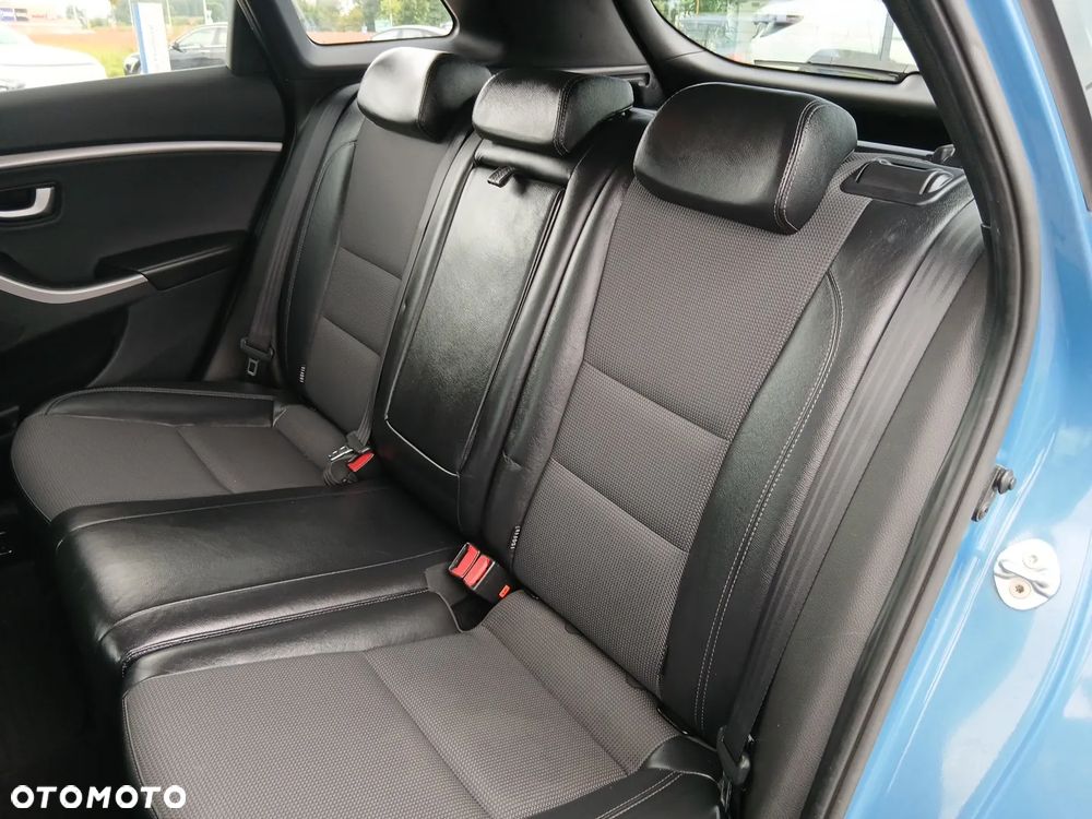 Hyundai i30 1.6 GDI Comfort - 16