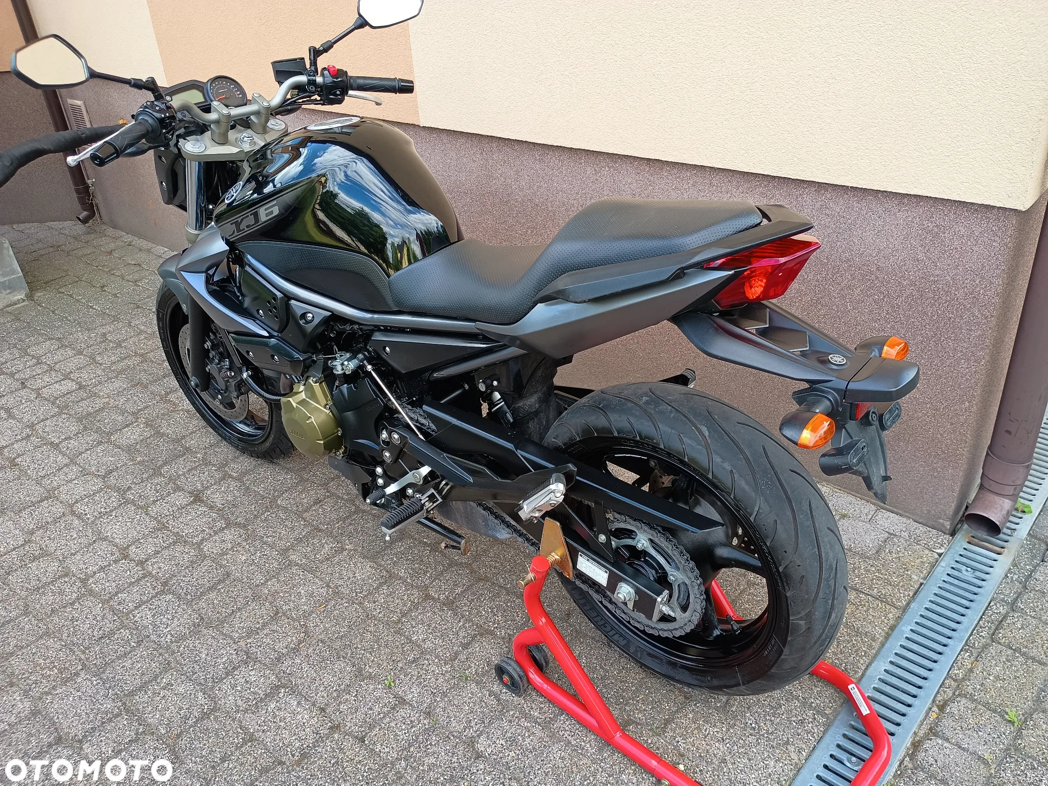 Yamaha XJR - 5