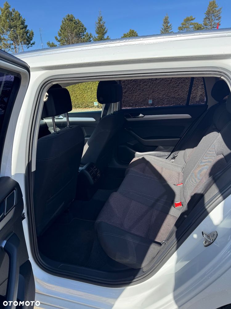 Volkswagen Passat - 6