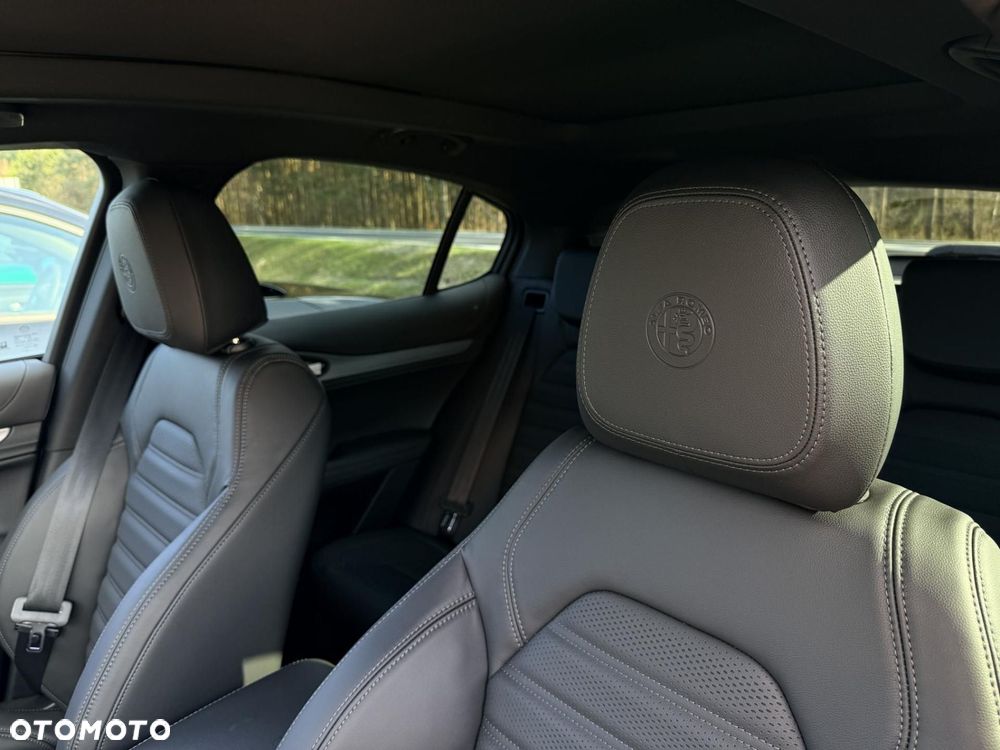 Alfa Romeo Stelvio - 17