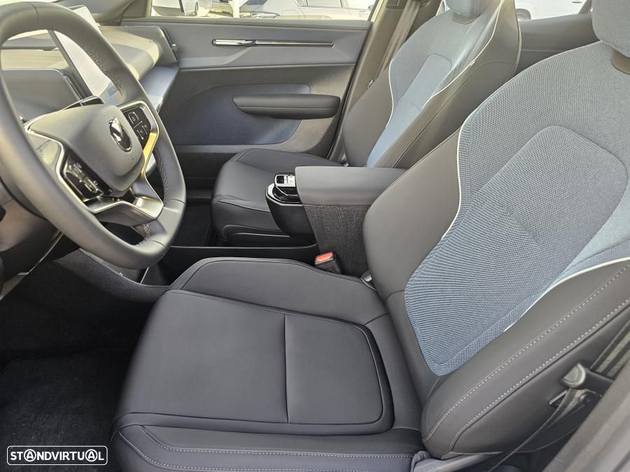 Volvo EX30 Single Motor Extended Range RWD Core - 35