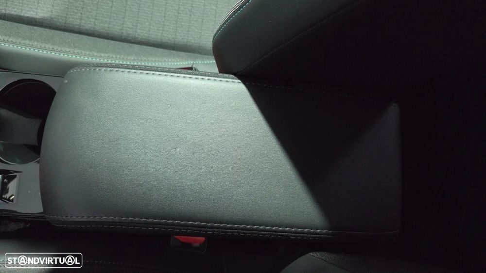 Peugeot 208 1.2 PureTech Allure Pack - 31